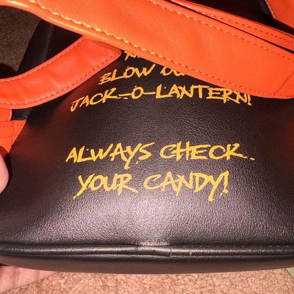 LOUNGEFLY TRICK 'R TREAT SAM & JACK O' LANTERN MINI BACKPACK GLOW IN THE DARK - Picture 7 of 12